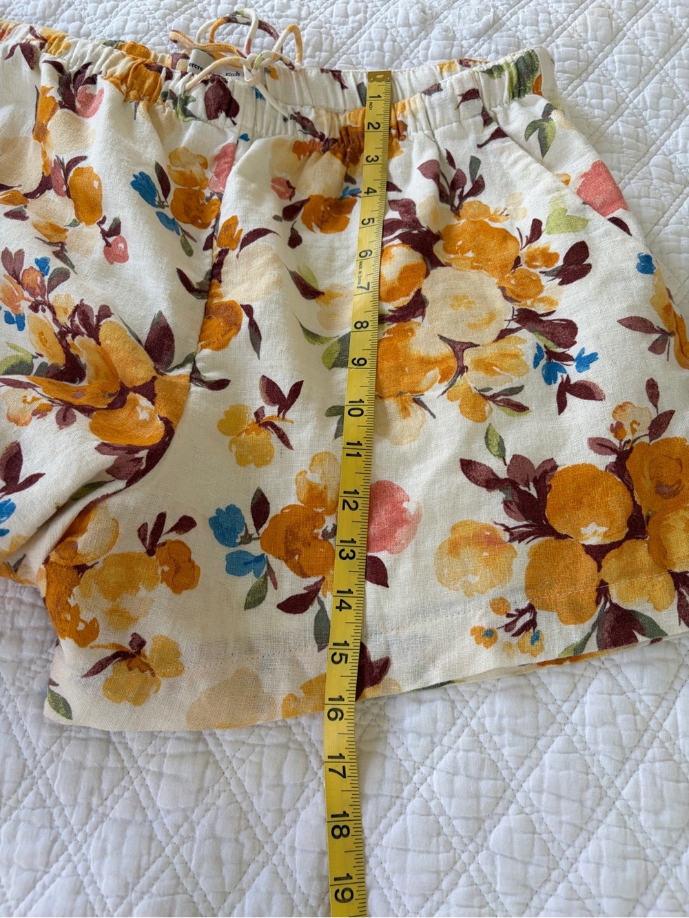 Abercrombie & Fitch Cream Floral Shorts Set with Yellow, Blue and Brown Accents - Picture 12 of 16
